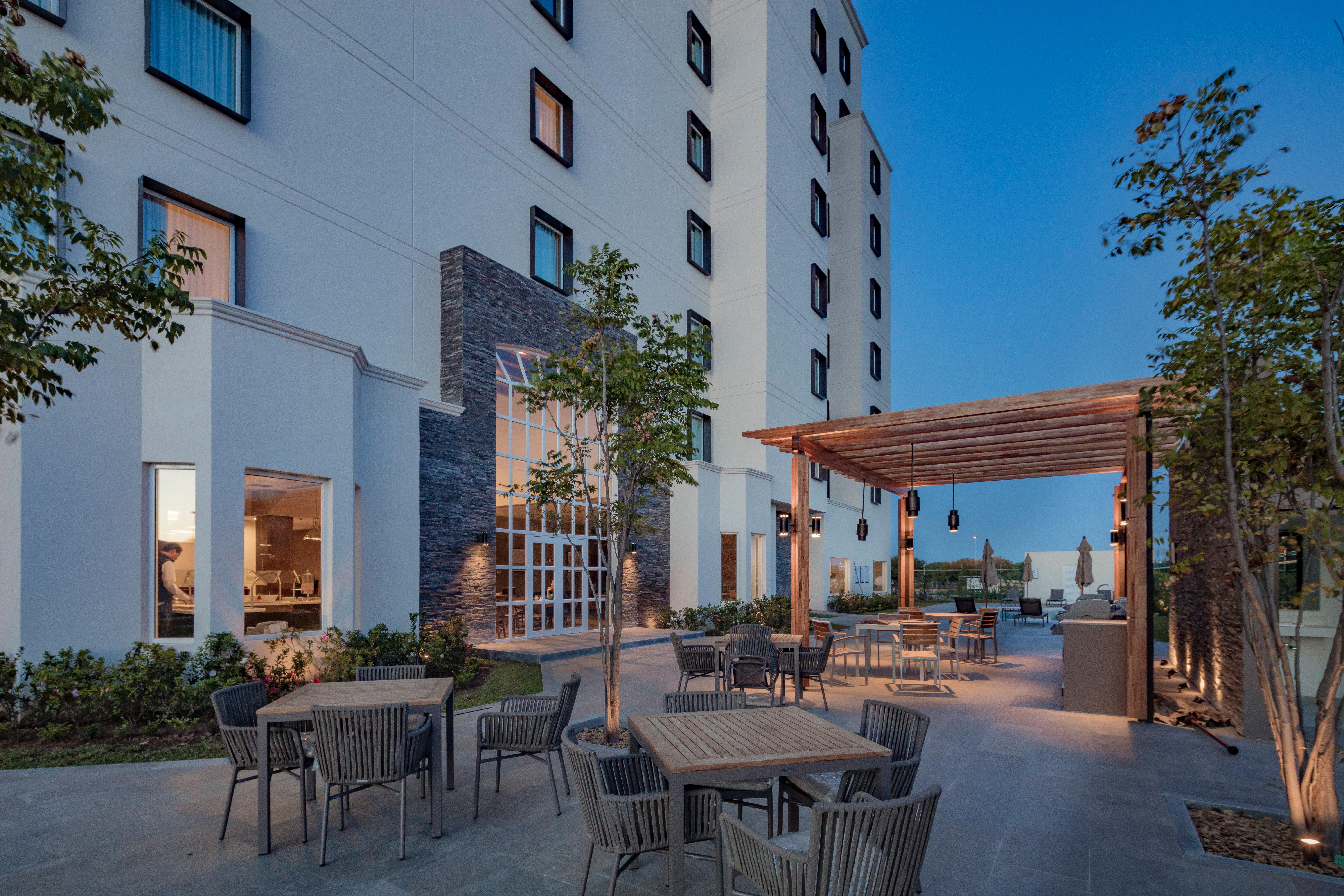 Staybridge Suites Silao By Ihg Ngoại thất bức ảnh