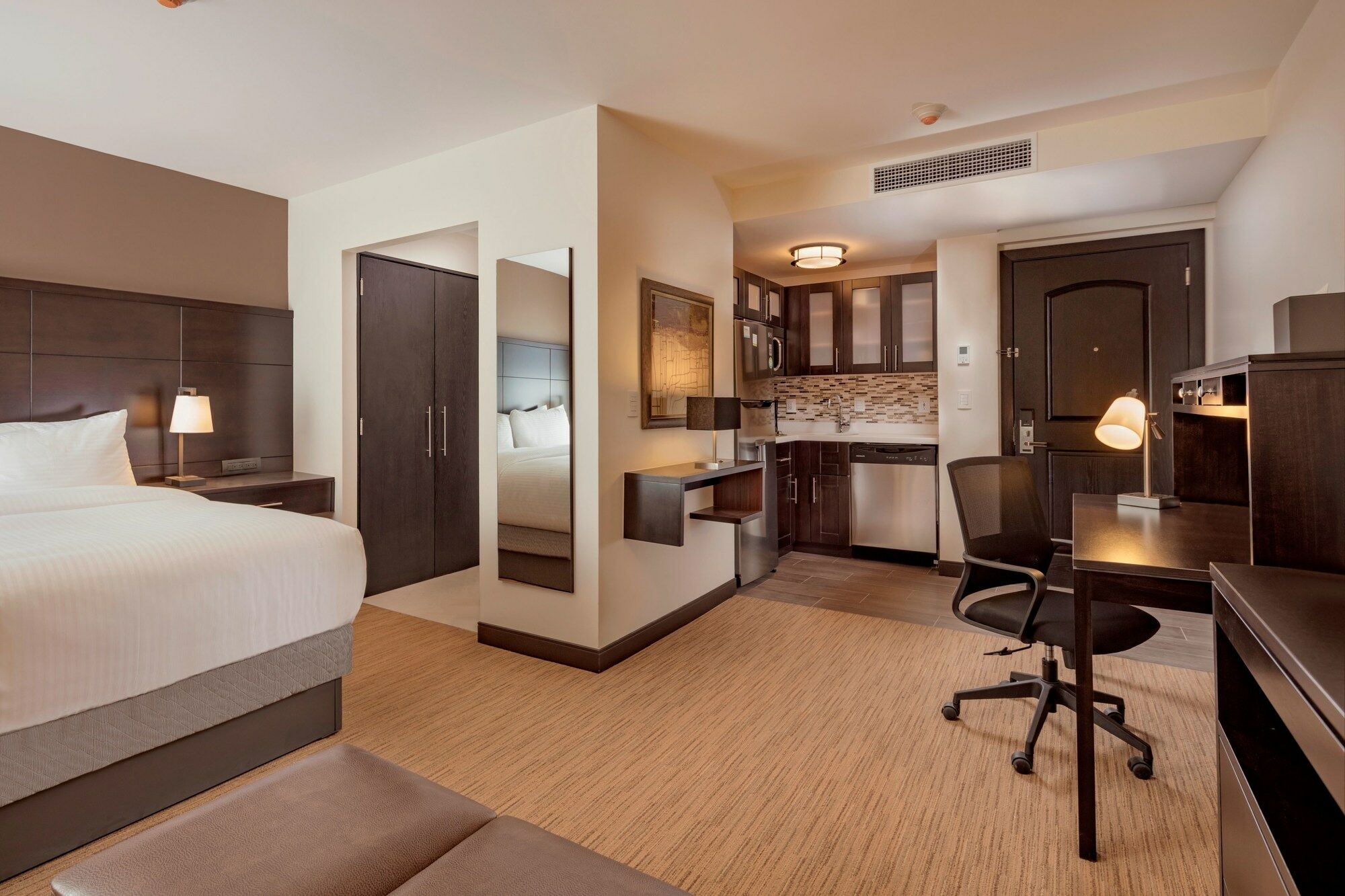 Staybridge Suites Silao By Ihg Ngoại thất bức ảnh